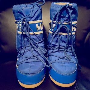 Blue Moon Boots Gently use only to take pictures